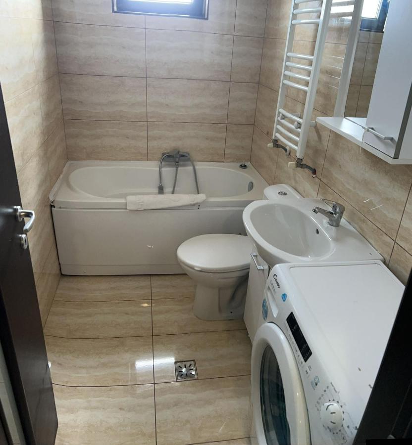 奥托佩尼Chez Ana公寓 外观 照片